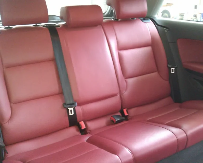 tapizado coche cuero rojo